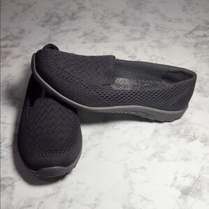 Skechers Women's Charcoal Slip-On Flats Size 7 Relaxed Fit